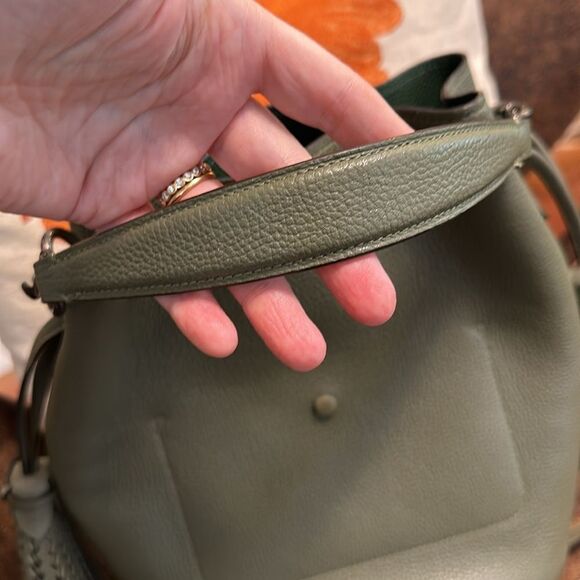COACH LORA BUCKET BAG (651) WHIPSTITCH DETAIL TURNLOCK TASSELS STRAPS FERN VGUC - Picture 13 of 15